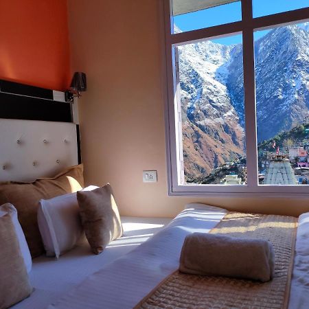 Uday Palace Joshimath Hotel Exterior foto