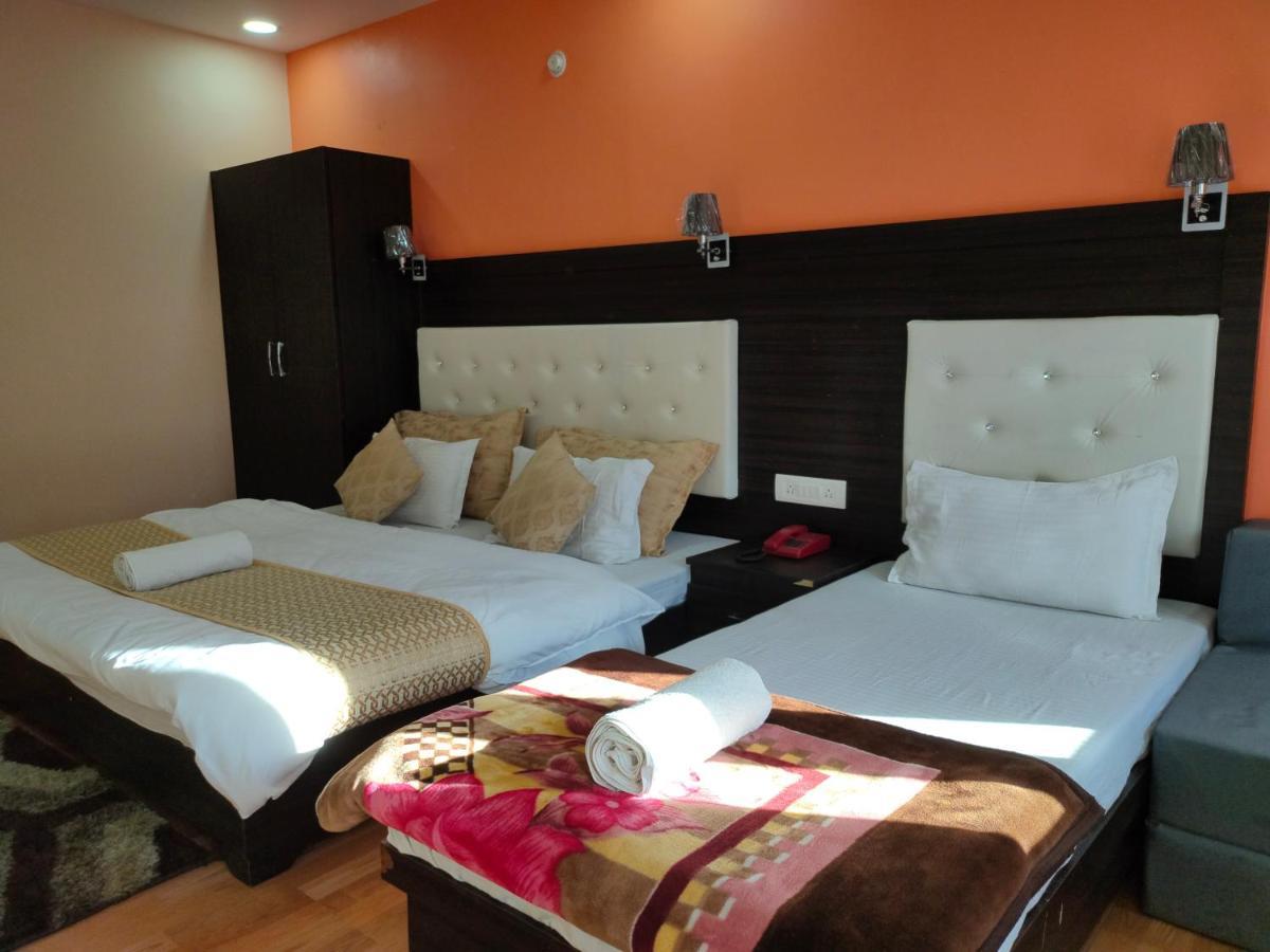 Uday Palace Joshimath Hotel Exterior foto